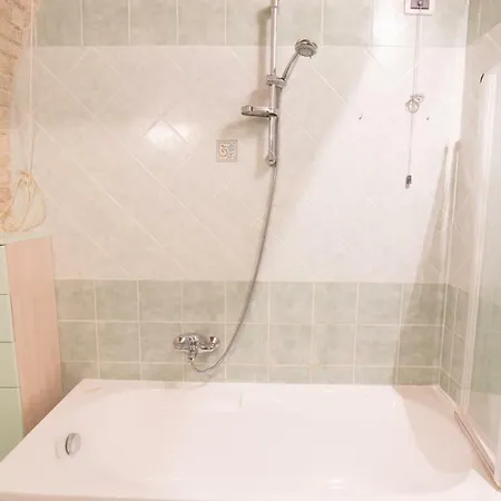 דירה Modern In Historic Building *