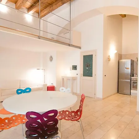 Modern In Historic Building * קליארי
