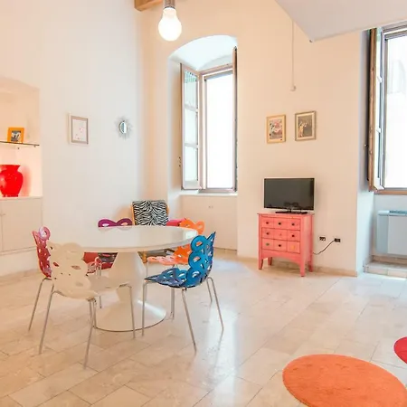 דירה Modern In Historic Building